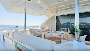 Custom Line Ferretti 30.60m