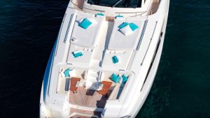 Custom Line Ferretti 30.60m