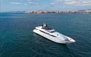 Charter Luxury Motor yacht 40m Maiora 126