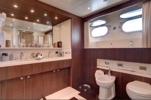 Charter Luxury Motor yacht 40m Maiora 126