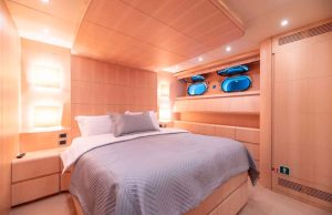 Charter Luxury Motor yacht 40m Maiora 126